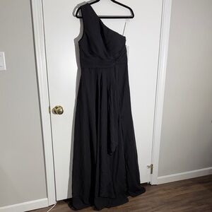 Chic One-Shoulder Black Evening Gown
